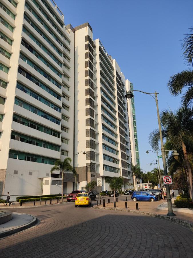 Suite Riverfront Puerto Santa Ana Гуаякиль Экстерьер фото